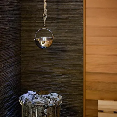 Cerna Louze بيت ضيافة Branžež