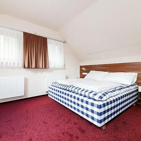 بيت ضيافة Cerna Louze