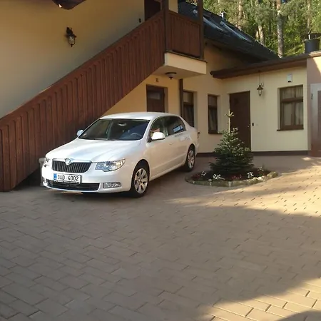 بيت ضيافة Cerna Louze